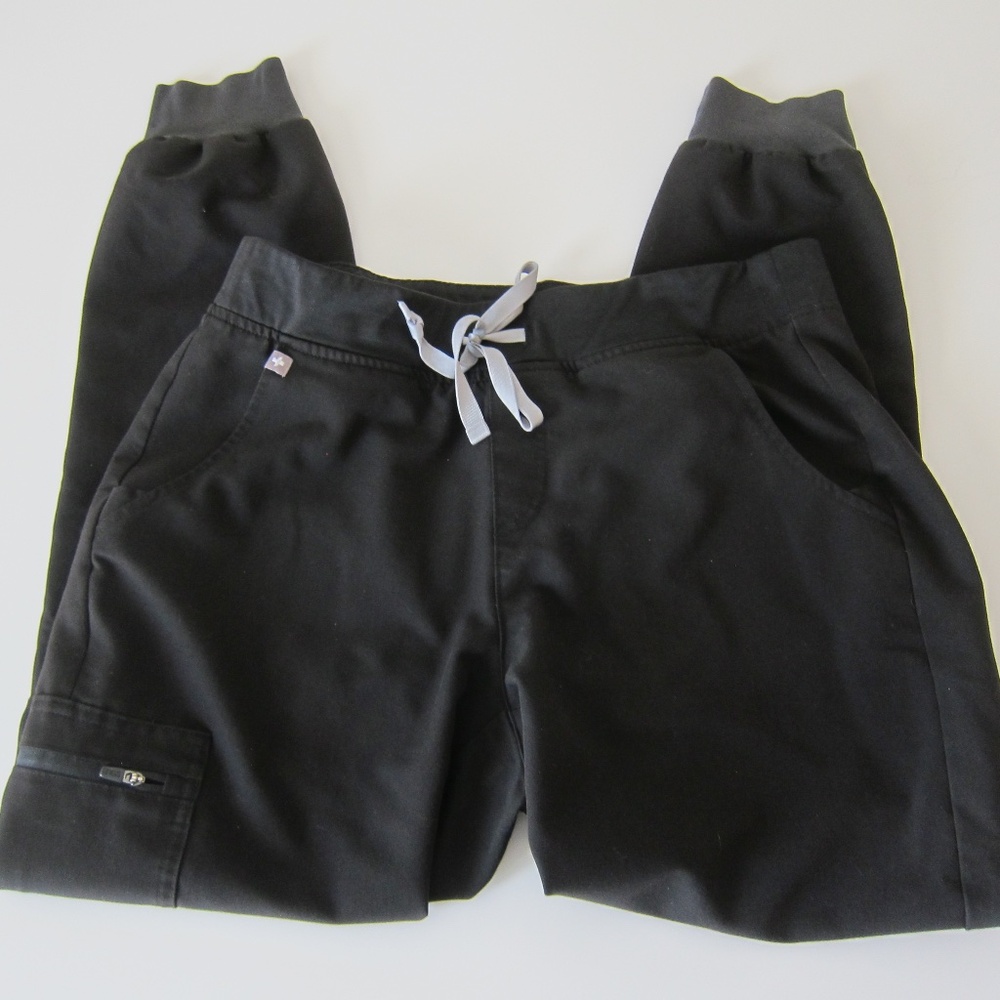 FIGS ZAMORA YOGA SCRUB PANTS, GENTLY USED